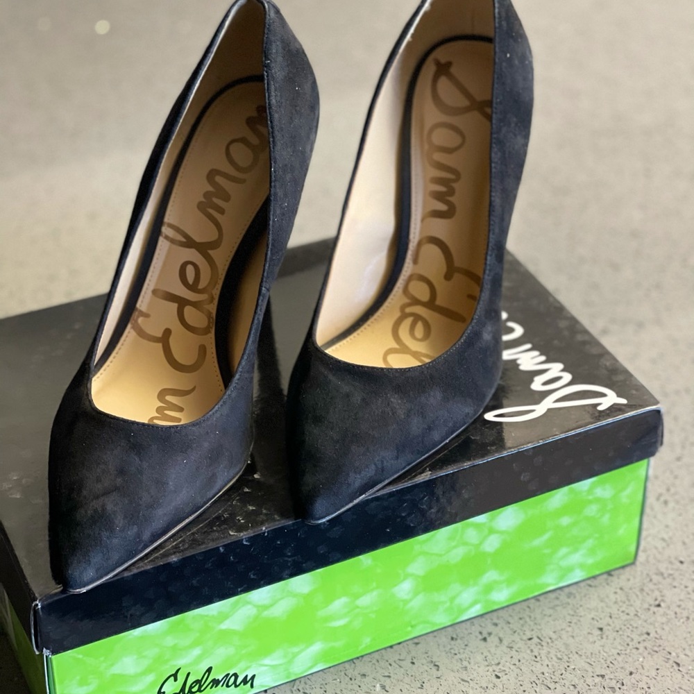 Suede black heels